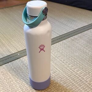 Special Limited Edition Hydro Flask w Flex Cap and Boot “Wind” 24oz